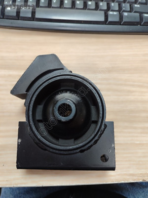 COROLLA AE92 88-92 ÖN MOTOR TAKOZU DAR TİP — temsili görsel
